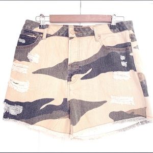 Easel Neutral Camouflage Button Fly Raw Hem Distressed Shorts NWT Large